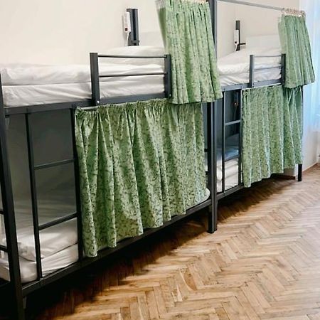 Hostel Do-Re-Mi Прага Экстерьер фото