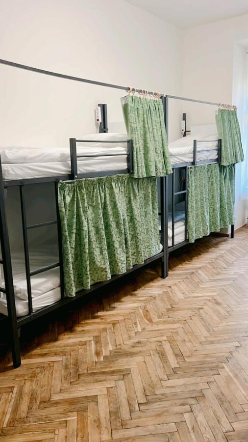 Hostel Do-Re-Mi Прага Экстерьер фото