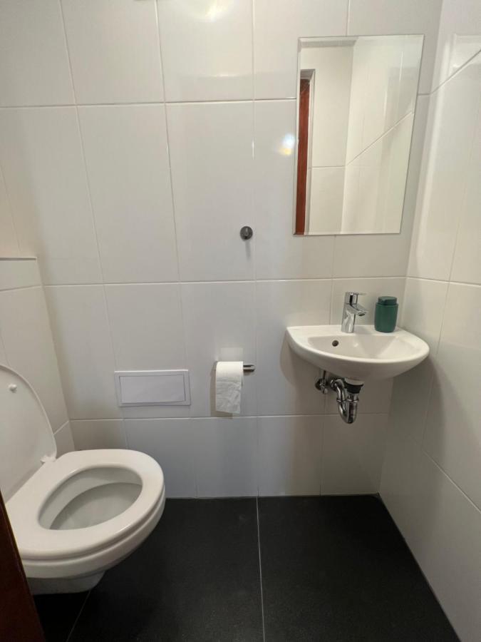 Hostel Do-Re-Mi Прага Экстерьер фото