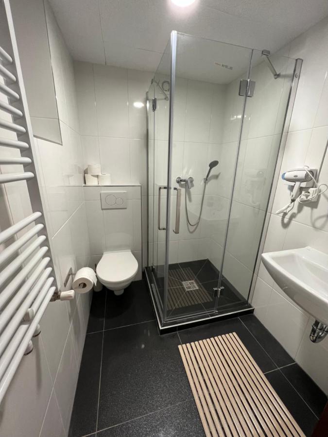 Hostel Do-Re-Mi Прага Экстерьер фото