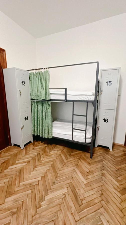 Hostel Do-Re-Mi Прага Экстерьер фото