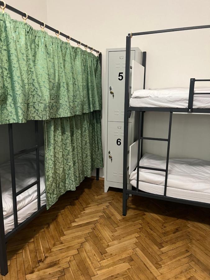 Hostel Do-Re-Mi Прага Экстерьер фото