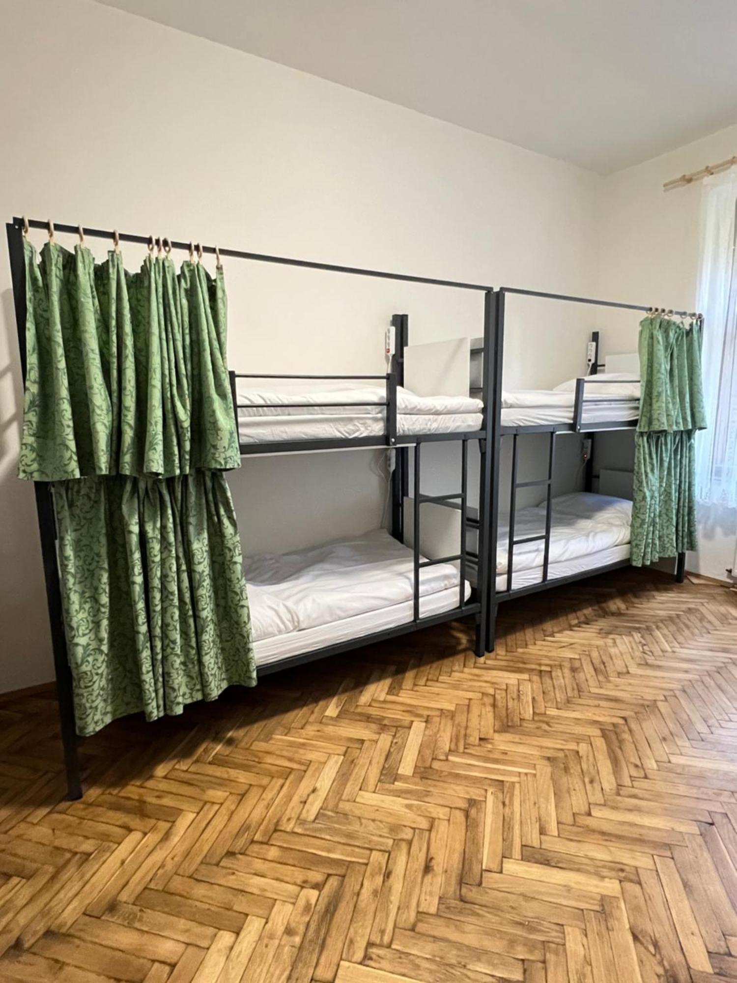 Hostel Do-Re-Mi Прага Экстерьер фото